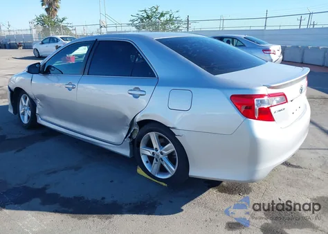 2013 Toyota Camry Se z USA, uszkodzony, nr VIN 4T1BF1FKXDU262785